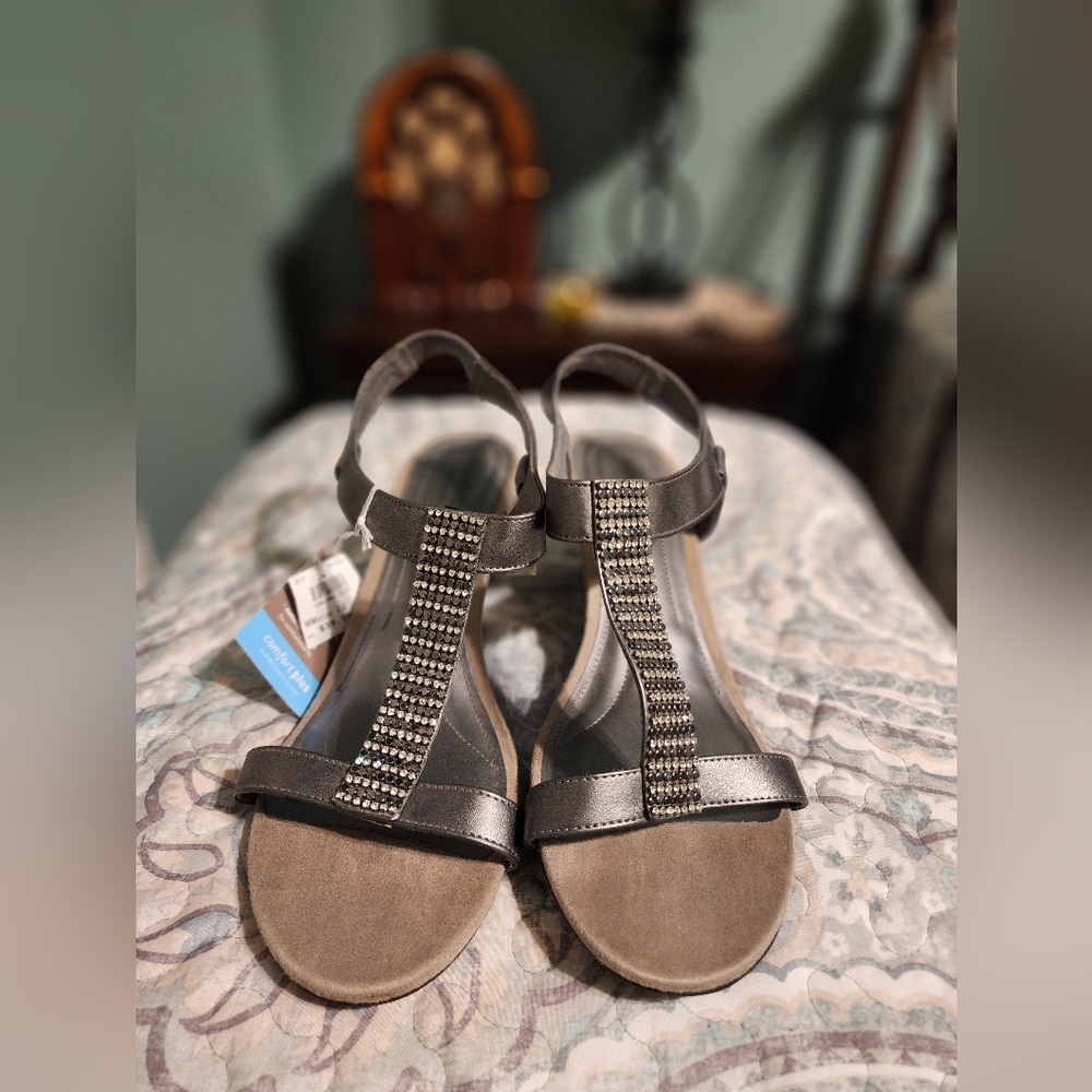 Women's Comfort Plus Silver Sequined Sandal Size 11W
